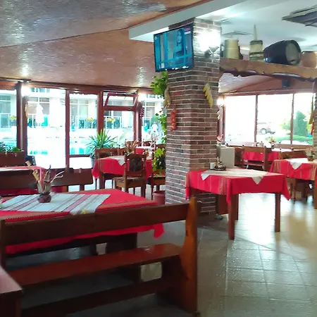 Sunny Aparthotel 3*